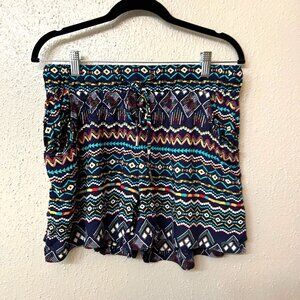 Grace & Lace Aztec Pattern Women's Woven Shorts Size Large NWT